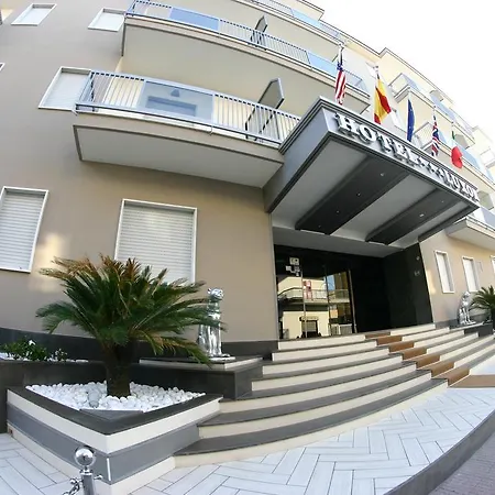 Luxor Hotel 3*